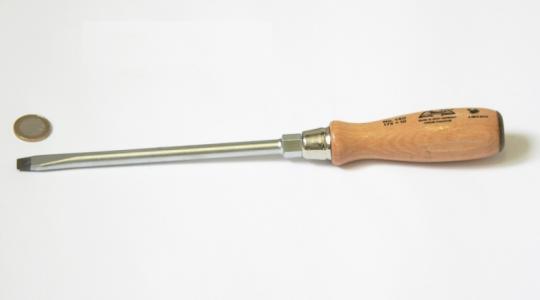 Slotted screwdriver with wooden handle 10x175 